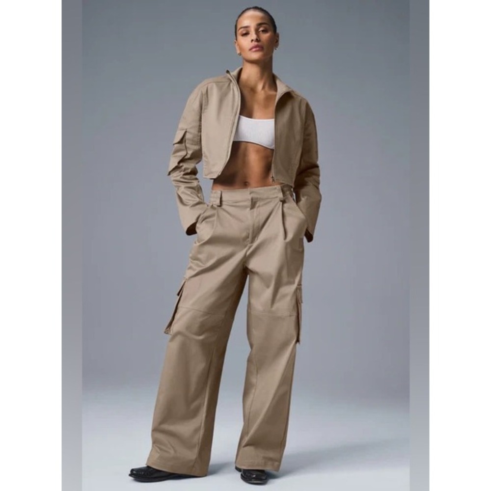 Alo Yoga High-Waist It Girl Cargo Pants Gravel Tan Wide Leg XS